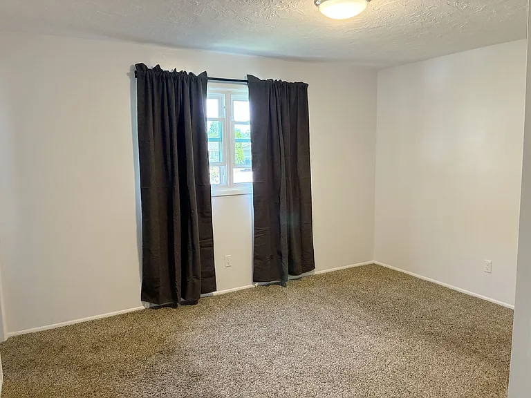 2180 Westcliff Dr — Photo 16