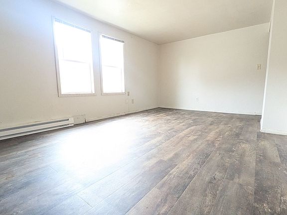 3rd image of 1819 Badger St #1