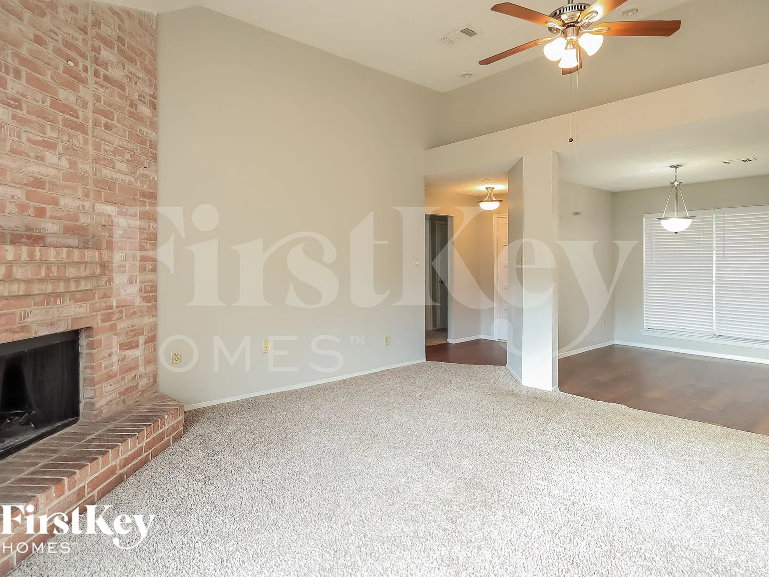 4 bed, 2.0 bath, 1719 sqft, $1,815 — Photo 2