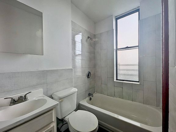 5th image of 73 Steuben St #2B