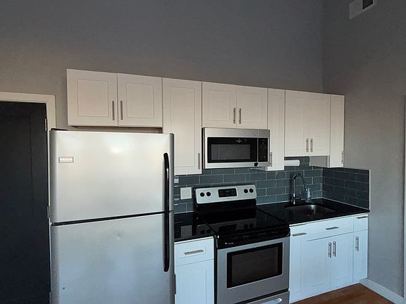 4th image of 1509 S 17th St #322