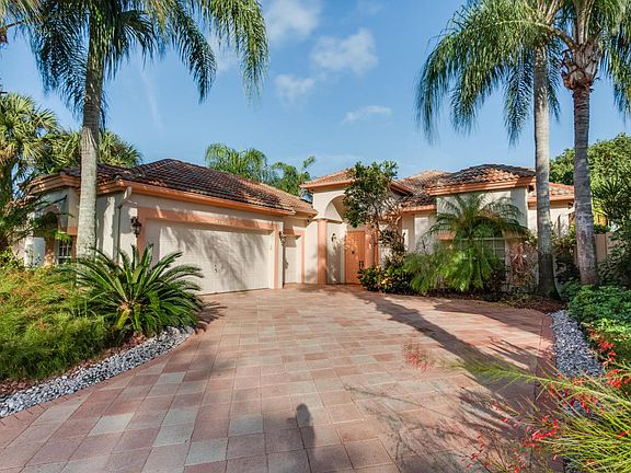 2nd image of 10766 Greenbriar Villa Dr