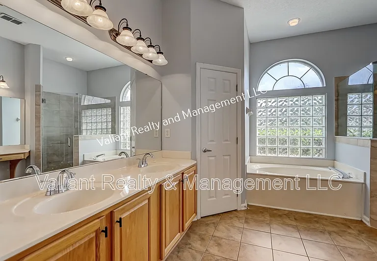 12197 Ripken Cir N — Photo 33