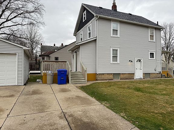3rd image of 947 Falls Ave