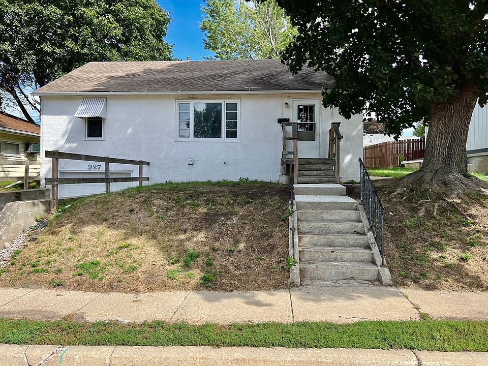 1st image of 927 Budd St