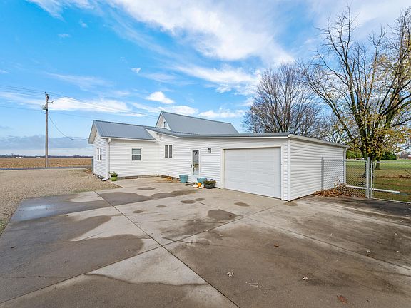 3rd image of 1300 N County Road 800 W