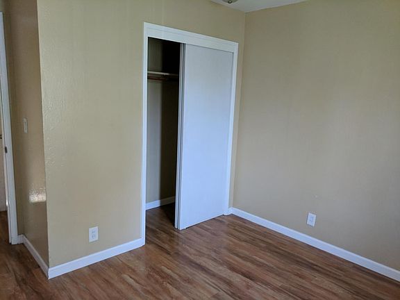3rd image of 3688 Waterbury Ct APT 1