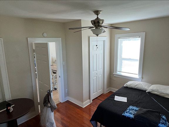 4th image of 932 Oakhill St #A