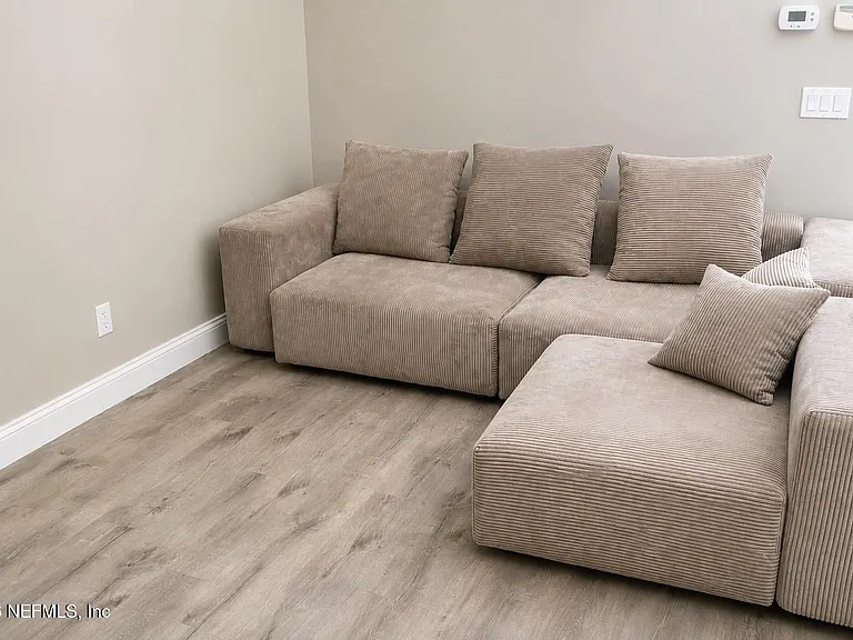 10 Falls Pl — Photo 13