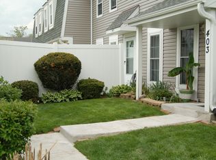 403 Northampton Ln, Roselle, IL 60172