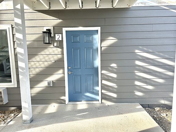 2nd image of 3187 Queen Anns St #2
