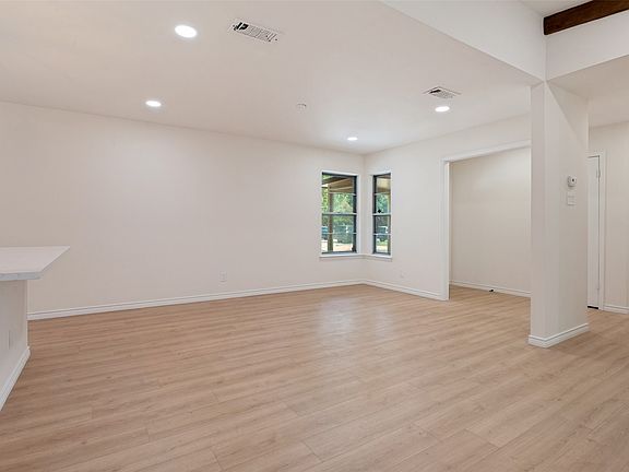 5th image of 417 Keats Cir