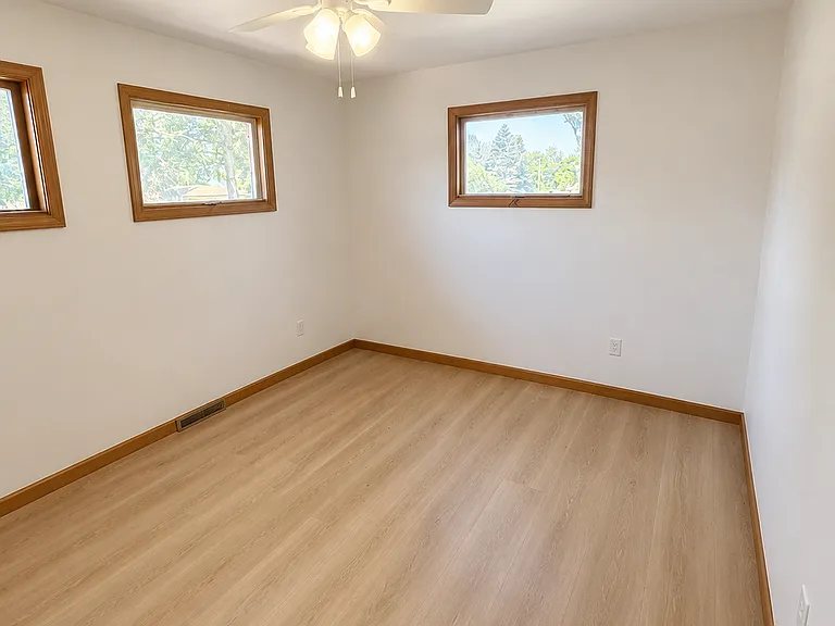 3316 Midway Dr — Photo 5
