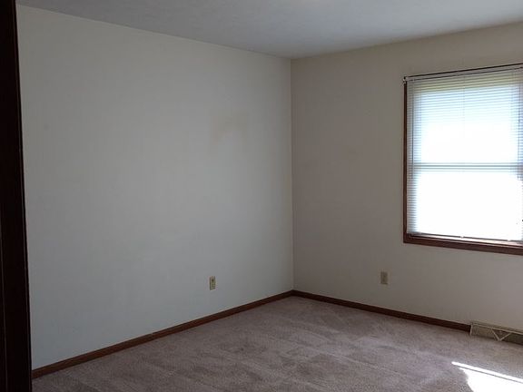 5th image of 8590 Wabasis Ave NE