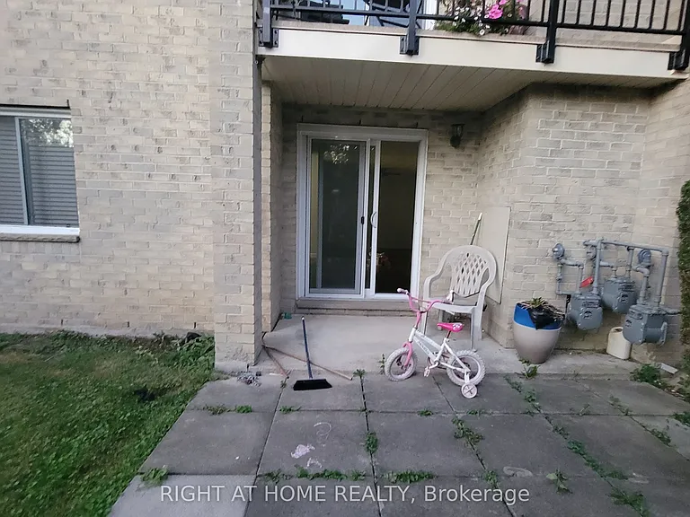 733 Deveron Cres #108 — Photo 7