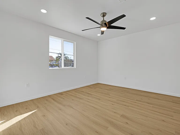 948 E Waverly St #B — Photo 19