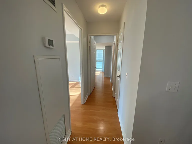 18 Parkview Ave #603 — Photo 11