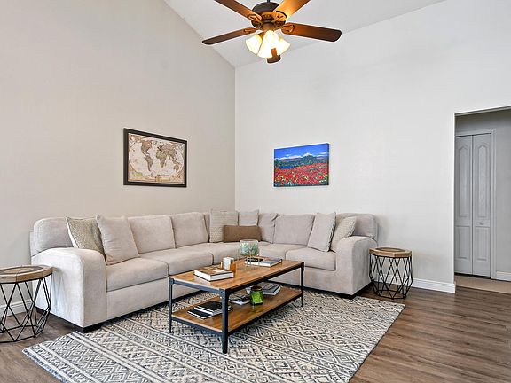 3rd image of 13072 Social Ln