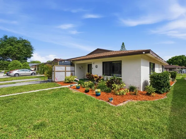 10222 Pine Drive, Boynton Beach, FL 33437
