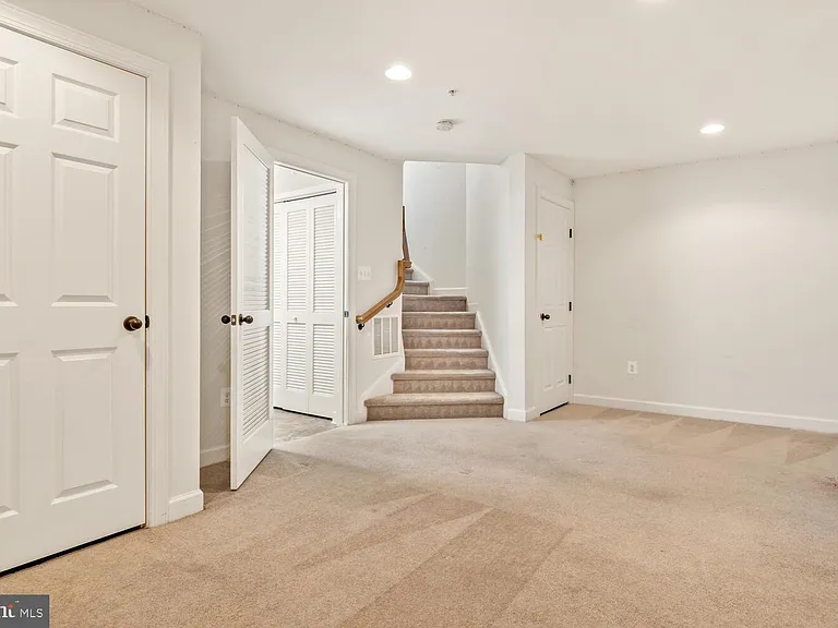 300 Dixon St #308 — Photo 26