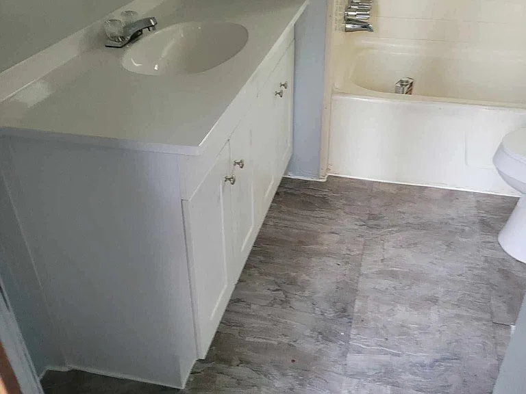 1421 Lee Ave — Photo 6