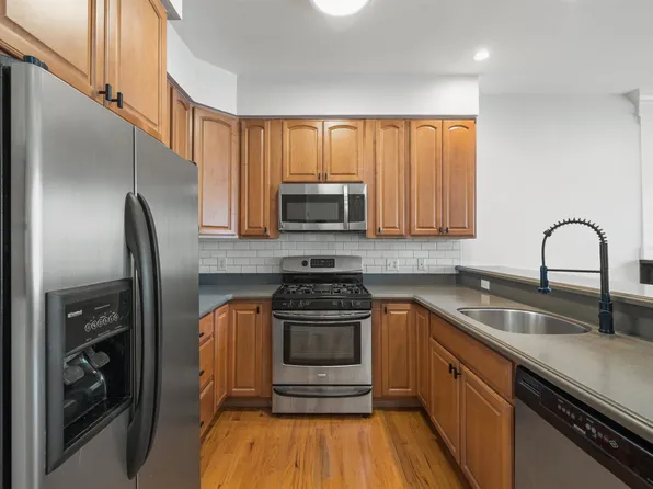 287 Grand Street image 3 of 11