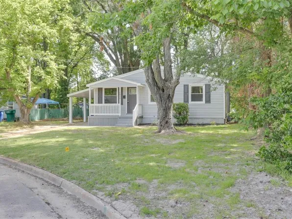 1014 E Russell Ct, Newport News, VA 23605