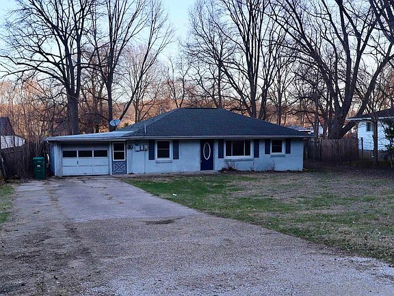 2nd image of 165 Shadoway Dr