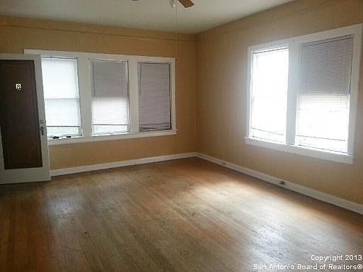 3rd image of 1644 W Mistletoe Ave APT 3