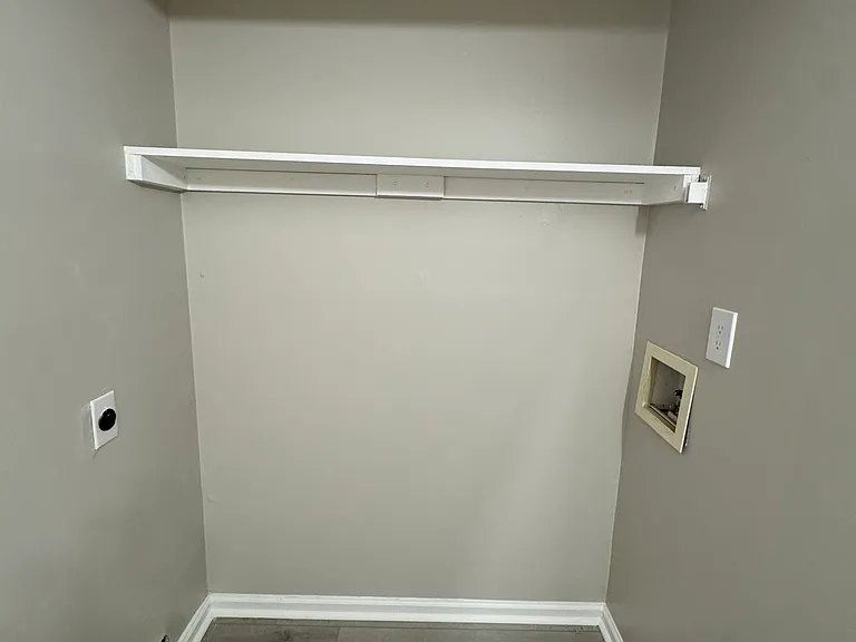 122 Wexford Dr E — Photo 17