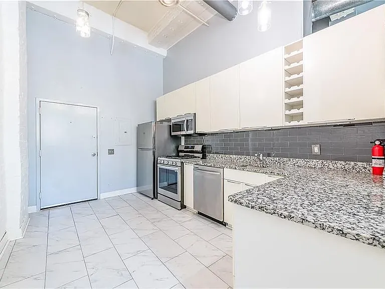 210 Walker St SW #1 — Photo 12