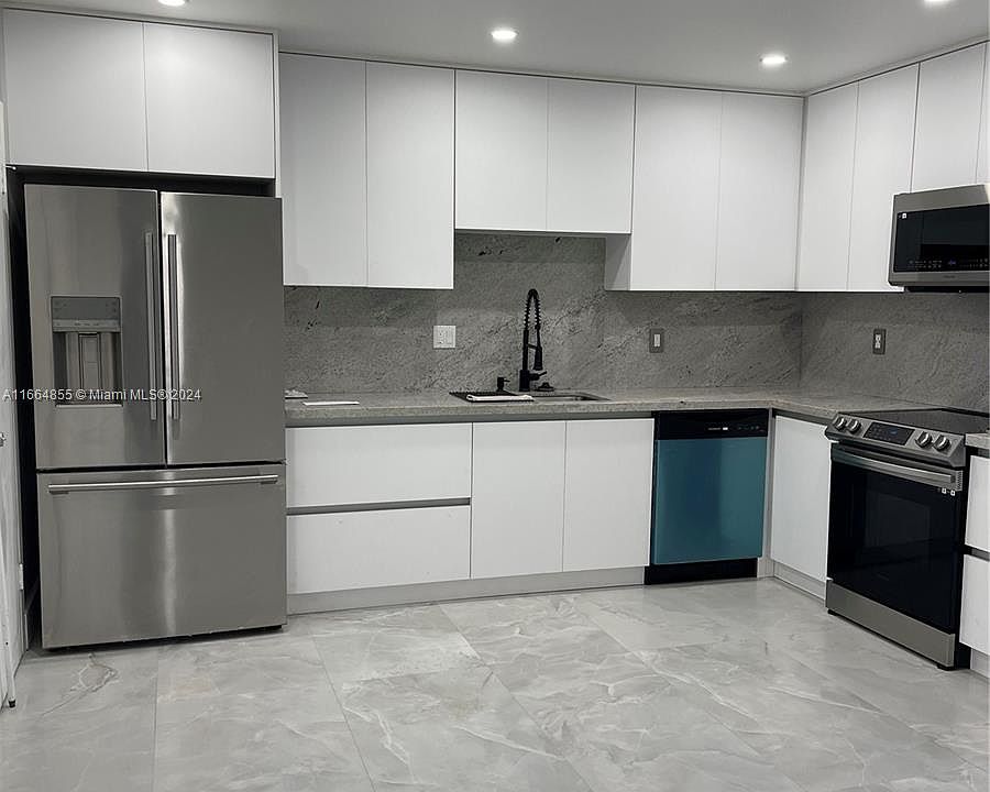 1st image of 615-12500 NE 15th Ave #615