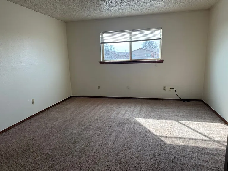 Fox Valley Apartments — Photo 57