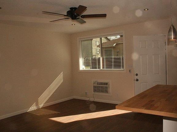 4th image of 2527 Elm Ave APT B