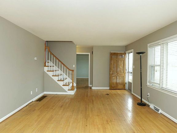 2nd image of 101 Lyndelle Dr