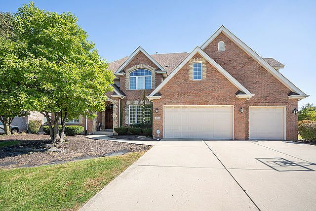 1st image of 310 Pinehurst Dr