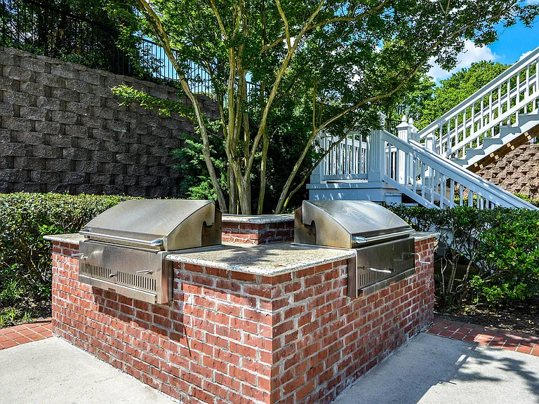 Crestmont at Thornblade Apartments — Photo 18