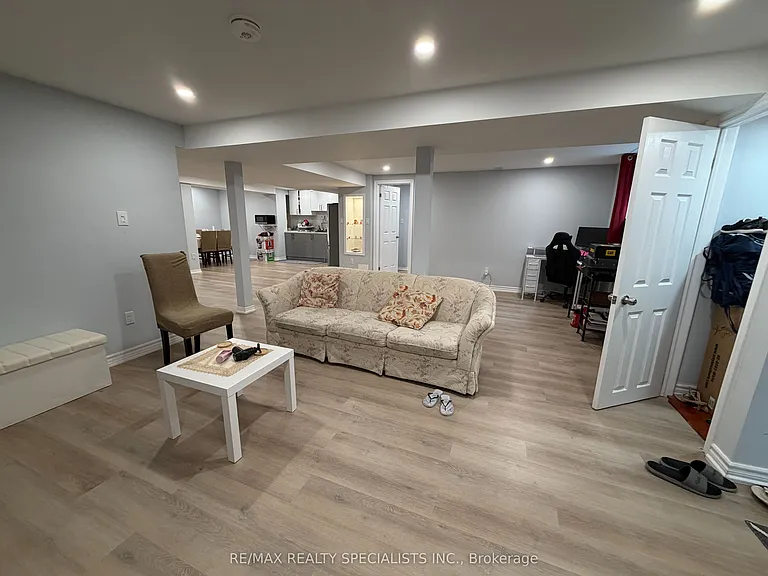 934 Boyer Blvd #BASEMENT — Photo 5