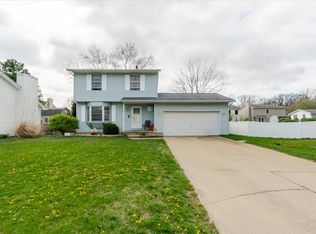 12 Spiria Ct, Bloomington, IL 61701