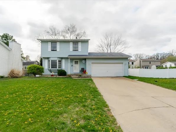 12 Spiria Ct, Bloomington, IL 61701