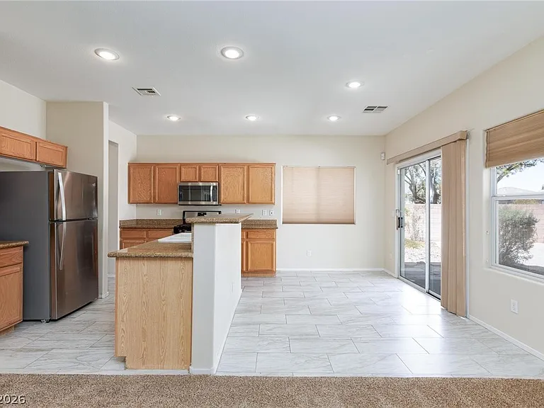 2598 Highland Cliff Dr — Photo 15