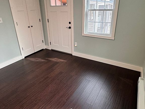 4th image of 18 Oak Ridge Dr