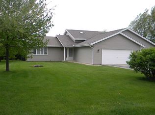 5714 N Carole Ct, Monroe Center, IL 61052