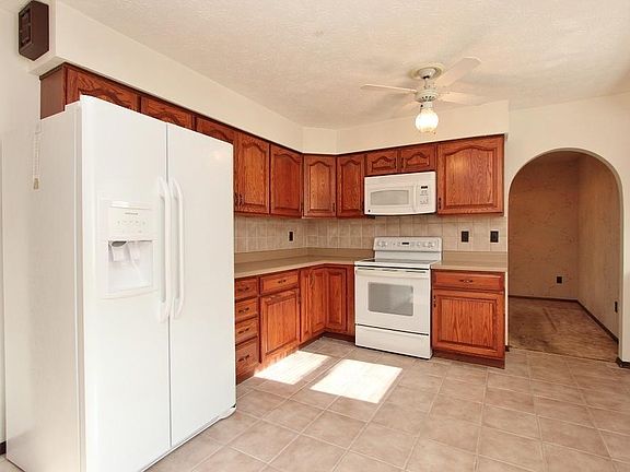 4th image of 1129 Tiffany Dr