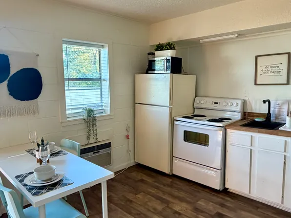 258 S Church Ave, Fayetteville, AR 72701