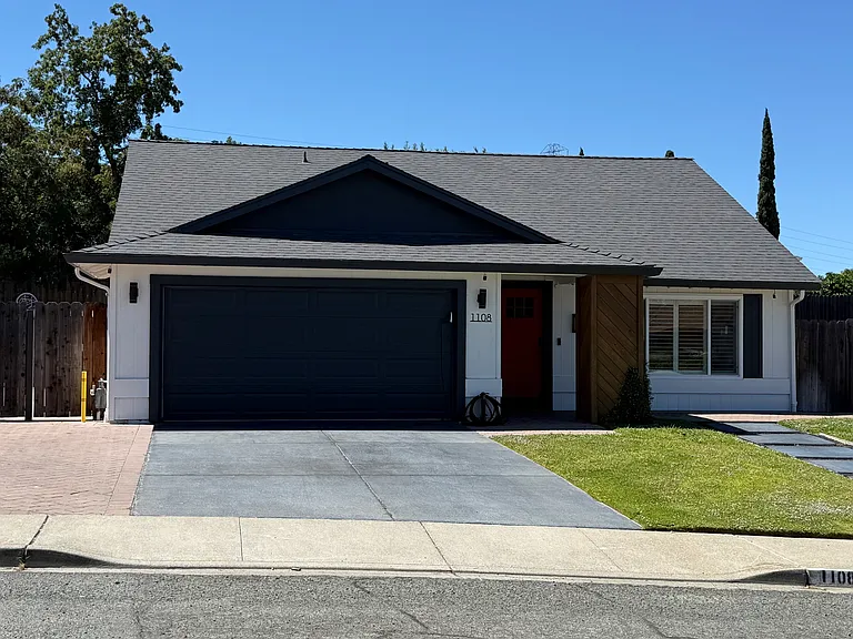 1108 Shaddick Dr — Photo 1