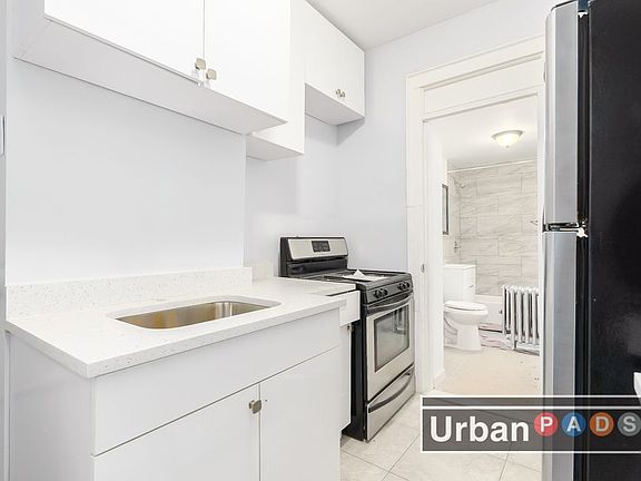 3rd image of 745 Taylor Ave #1A