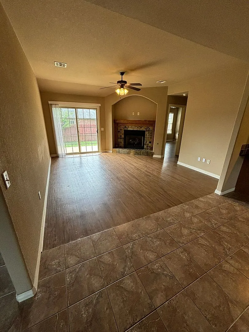 Clabber Creek Subdivision!! Worry Free Lawn maintenance!! — Photo 3