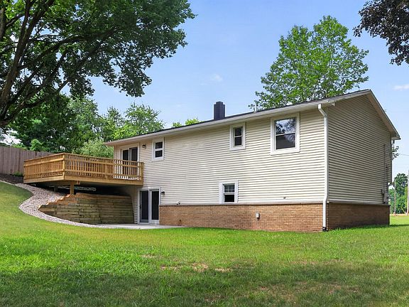3rd image of 4950 Sparrow Ave