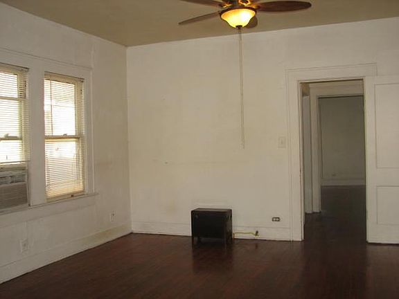 Living room - 2nd view